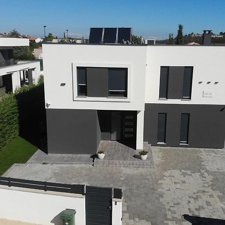 Villa Ula In Pula With Heated Pool And Sauna מראה חיצוני תמונה