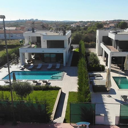 Villa Ula In Pula With Heated Pool And Sauna מראה חיצוני תמונה
