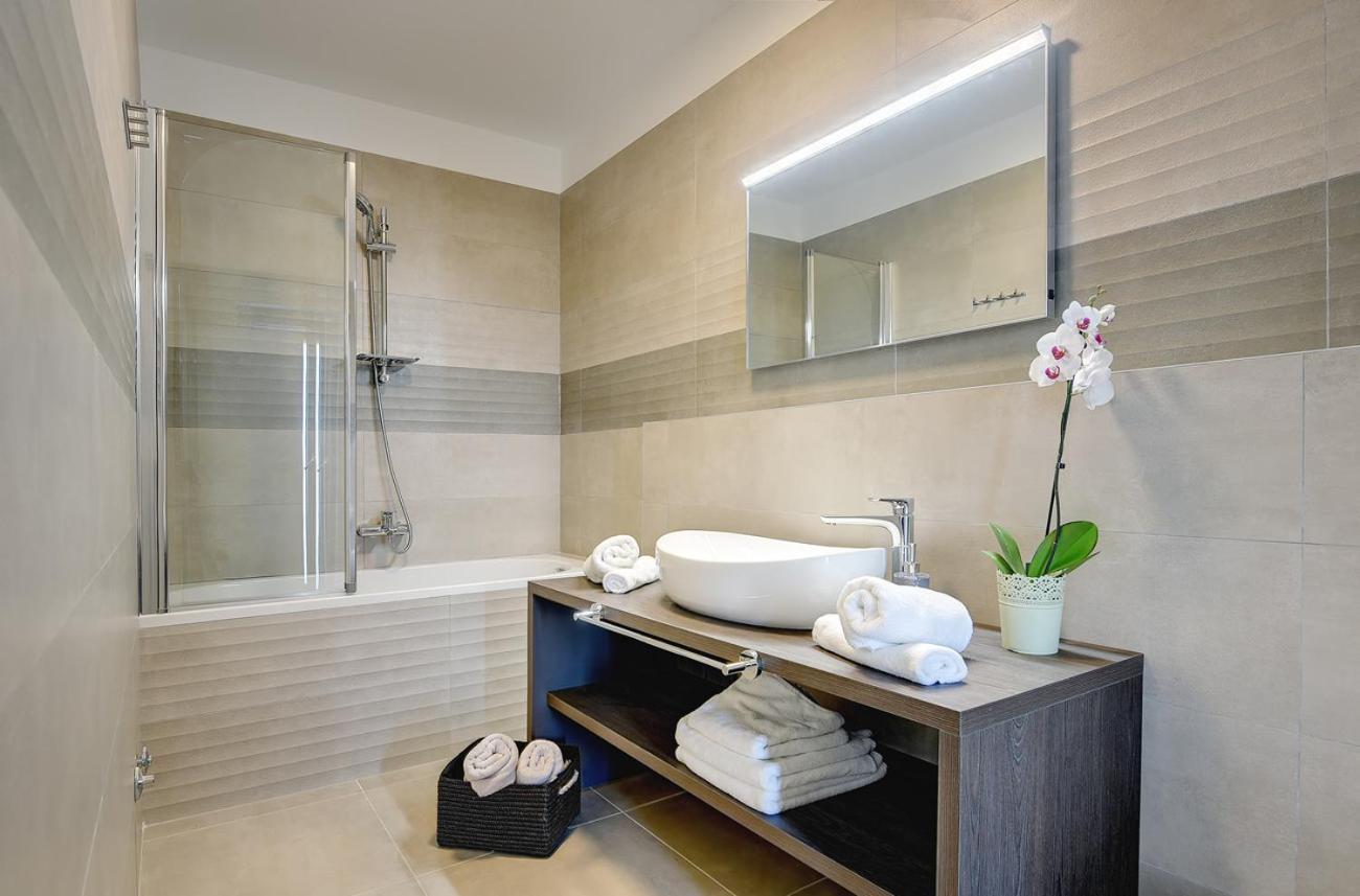 Villa Ula In Pula With Heated Pool And Sauna מראה חיצוני תמונה
