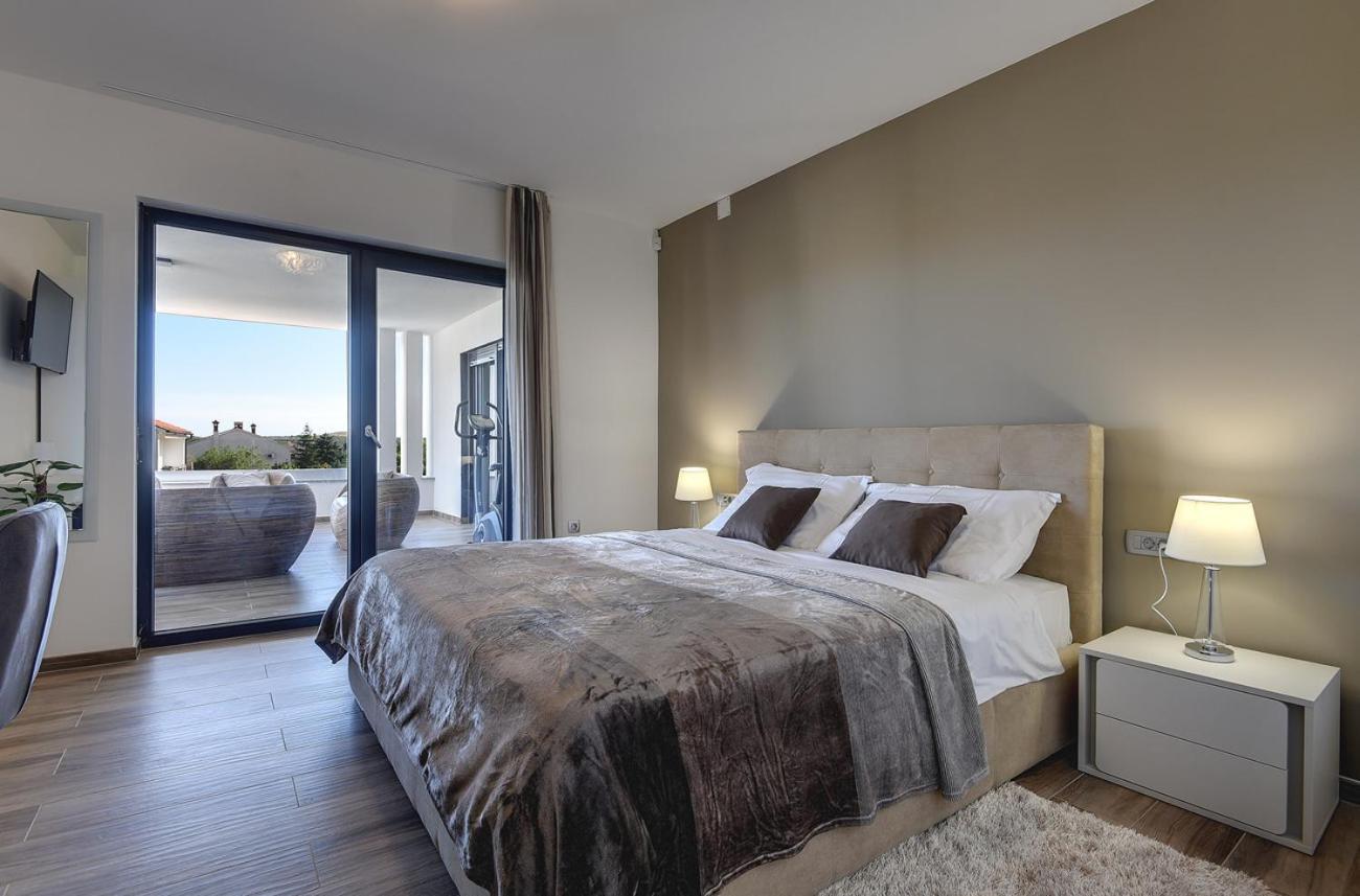 Villa Ula In Pula With Heated Pool And Sauna מראה חיצוני תמונה