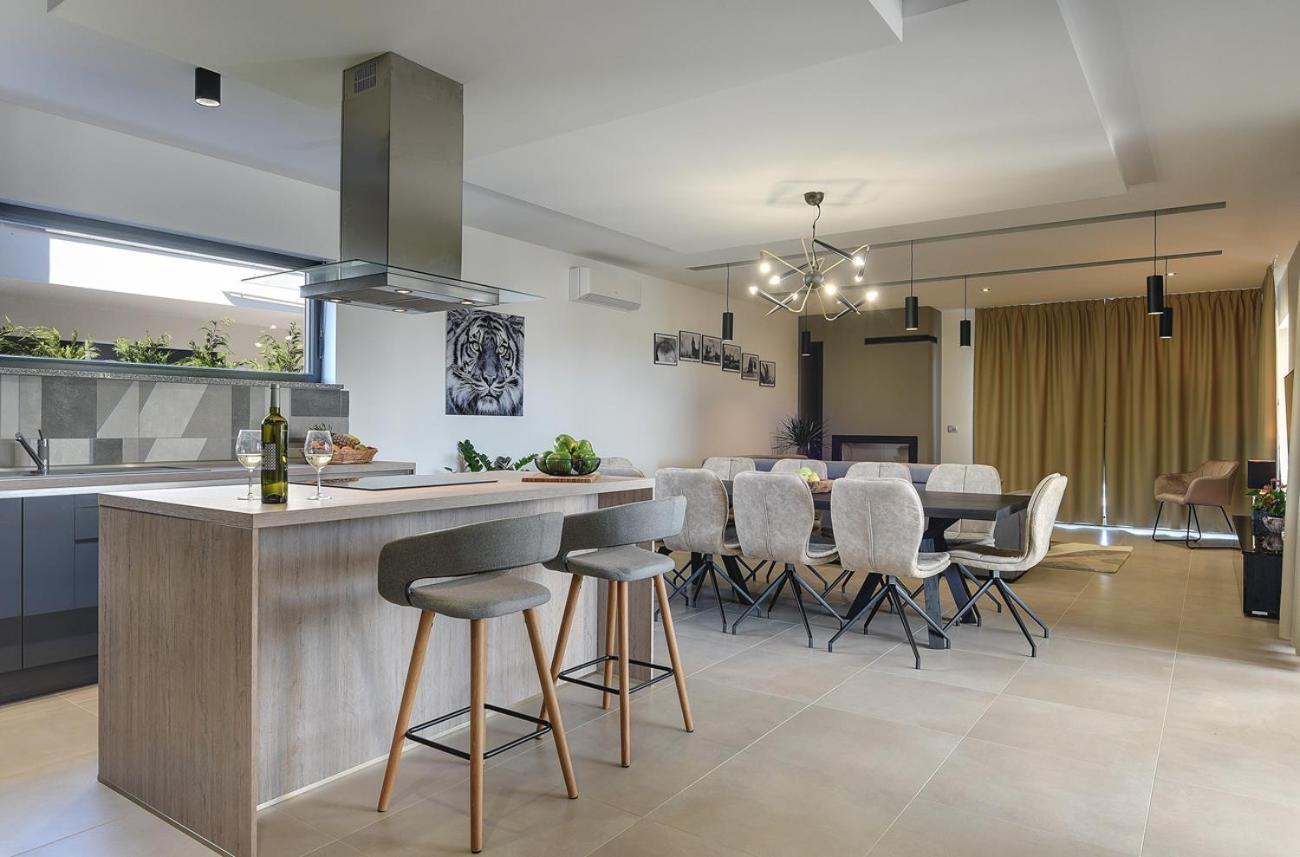 Villa Ula In Pula With Heated Pool And Sauna מראה חיצוני תמונה