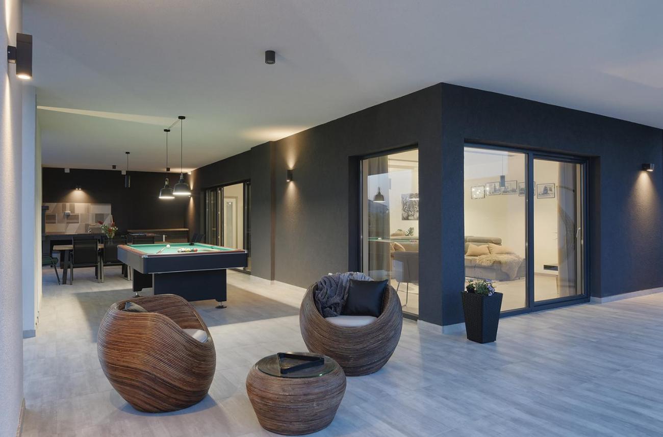 Villa Ula In Pula With Heated Pool And Sauna מראה חיצוני תמונה