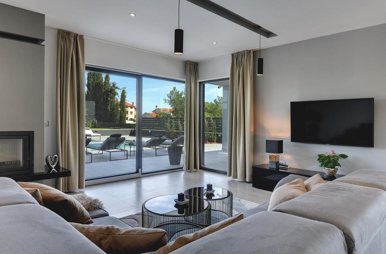 Villa Ula In Pula With Heated Pool And Sauna מראה חיצוני תמונה