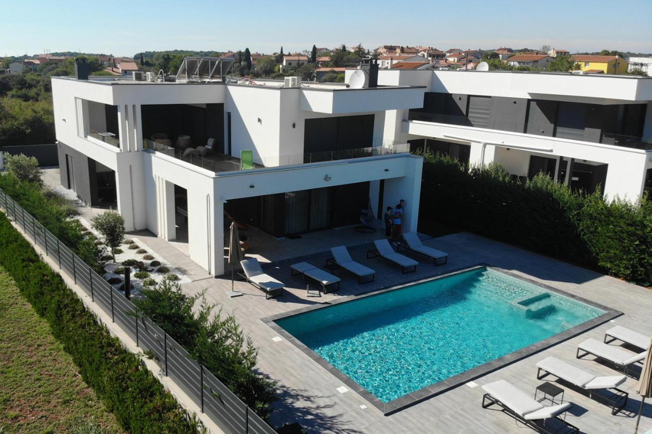 Villa Ula In Pula With Heated Pool And Sauna מראה חיצוני תמונה