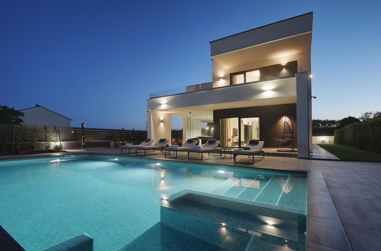 Villa Ula In Pula With Heated Pool And Sauna מראה חיצוני תמונה